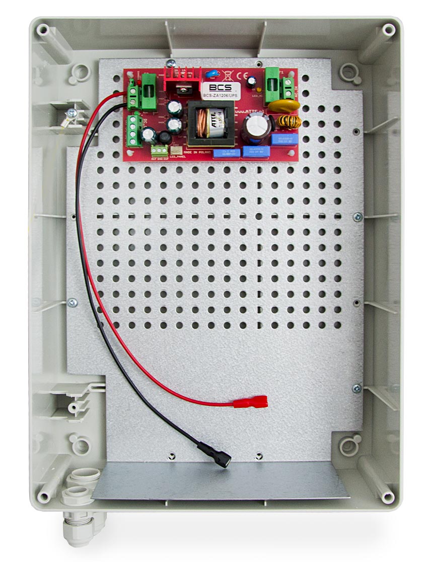 Wnętrze zasilacza BCS-ZA1206/UPS/XL