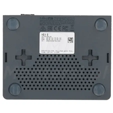 hex-s-router-przewodowy-mikrotik-z-portem-sfp-i-poe-rb760igs