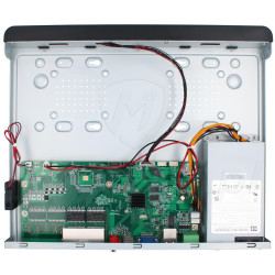 BCS-P-NVR0802-A-4KE-8P(3) - wnętrze rejestratora