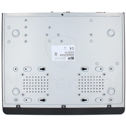 BCS-P-NVR0802-A-4KE-8P(3) - dół rejestratora