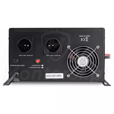 Górna część zasilacza awaryjnego sinusPRO-2500 W 24V