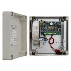 Wnętrze zasilacza Pulsar PSBSH1012A