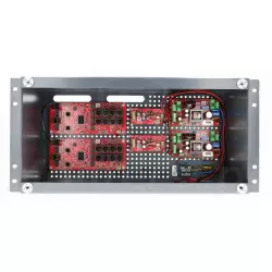 Wnętrze zestawu zasilania IPUPS-16-20-R5U0