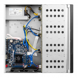 Wnętrze rejestratora IP BCS-NVR128080-4K-RR