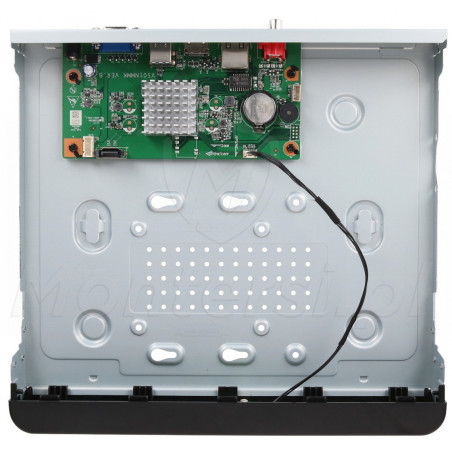 Wnętrze rejestratora IP BCS-P-NVR1601-4K-II
