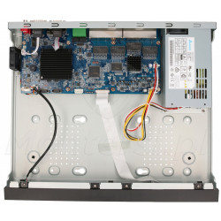 Wnętrze rejestratora IP BCS-NVR1602-4K-P-III