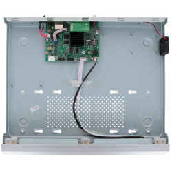 Wnętrze rejestratora DS-7608NI-K2