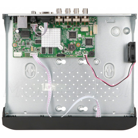 Wnętrze rejestratora IP DS-7208HUHI-K1E(S)