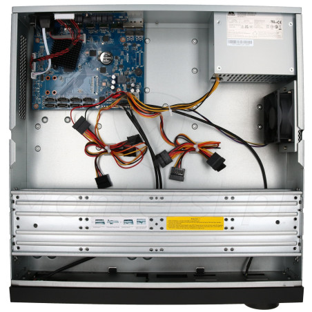 Wnętrze rejestratora IP BCS-L-NVR3208-A-4K