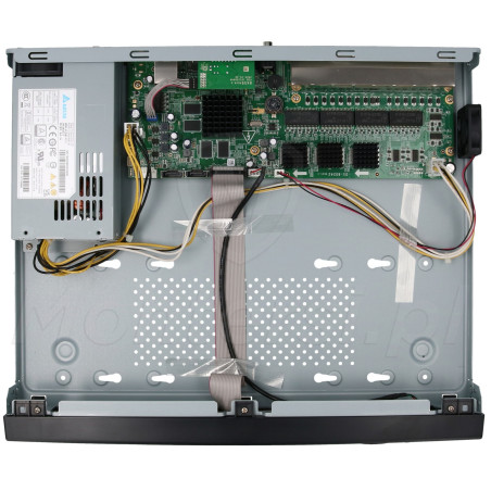 Wnętrze rejestratora IP BCS-V-NVR1602-4K-16P