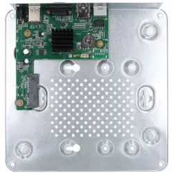 Wnętrze rejestratora IP DS-7108NI-Q1(D)