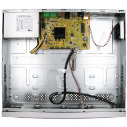 Wnętrze rejestratora IP DS-7716NXI-K4(D)