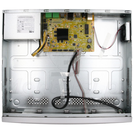 Wnętrze rejestratora IP DS-7716NXI-K4(D)