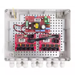 Wnętrze zasilacza PoE BCS-IP8/Z/E-S