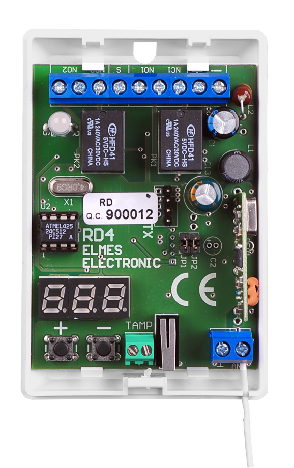 Wnętrze radioodbiornika RD448het