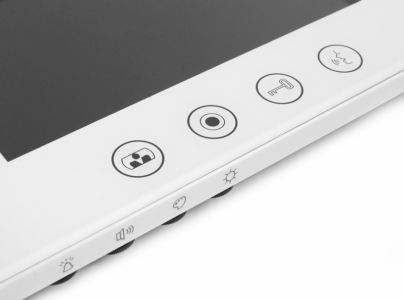 Pokrętła do regulacji parametrów monitora M670W