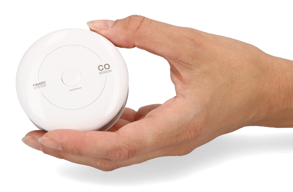 Poręczny czujnik czadu Fibaro