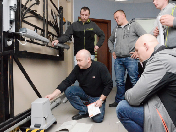 Szkolenie z montażu automatyki do bram Nice - szkolenie autoryzacyjne w montersi.pl