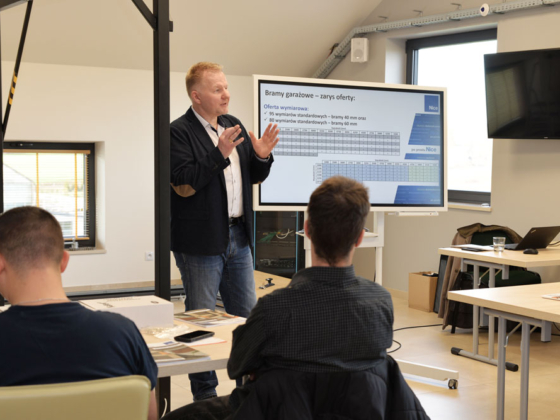 Kryteria doboru i montaż bramy garażowej w praktyce - warsztaty