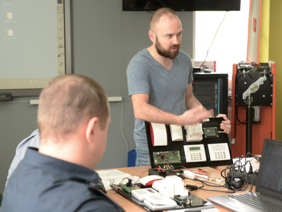 Szkolenie w montersi.pl: Podstawy systemów alarmowych – centrale SATEL VERSA 5/10/15