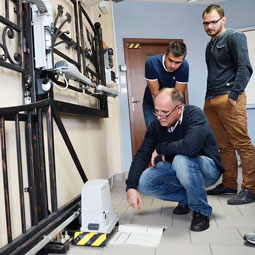 Szkolenie z montażu automatyki do bram Nice - szkolenie autoryzacyjne 2014 w montersi.pl